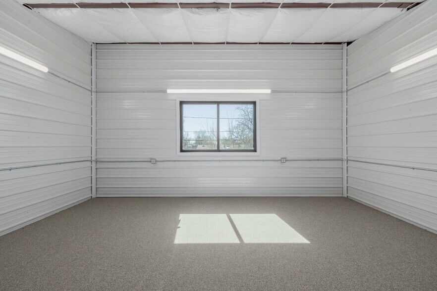 More Photos Of 560-580 Ames St, Lakewood Self Storage For Sale