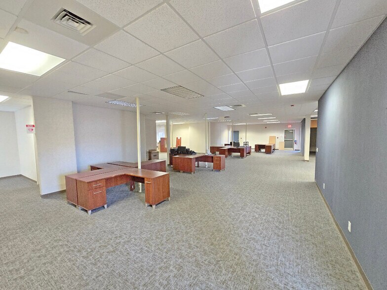More Photos Of 1208 E Main St, Havelock Office For Sale