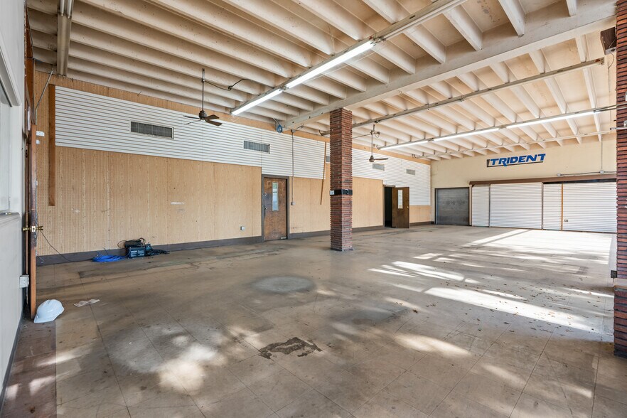 More Photos Of 1118 N Magnolia Ave, Ocala Warehouse For Sale