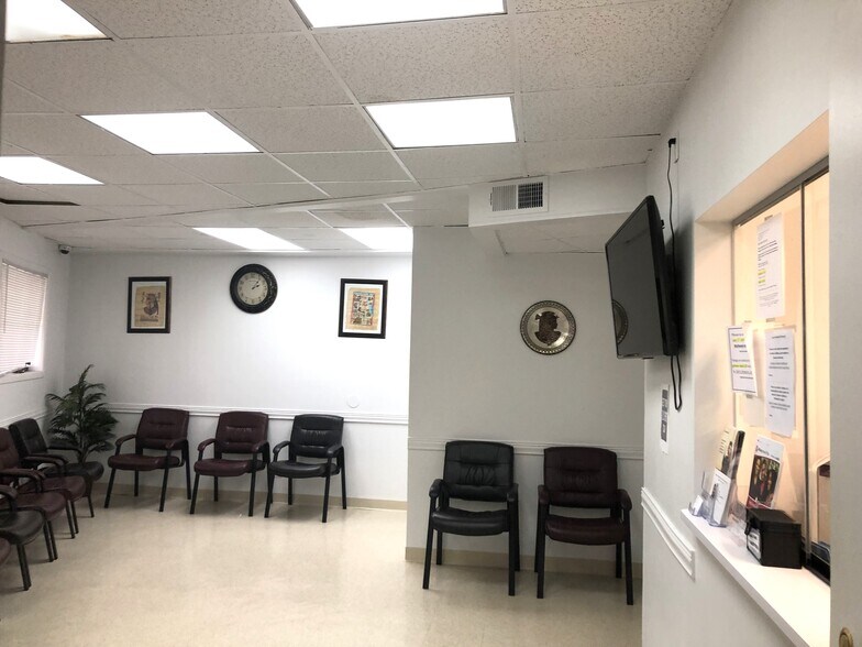 More Photos Of 116 Broadway, Amityville Office For Lease