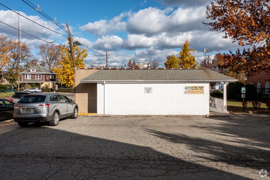 More Photos Of 329 Amboy Ave, Woodbridge Medical For Sale