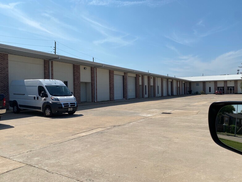 Primary Photo Of 16125 Timbercreek Place Ln, Houston Warehouse For Lease