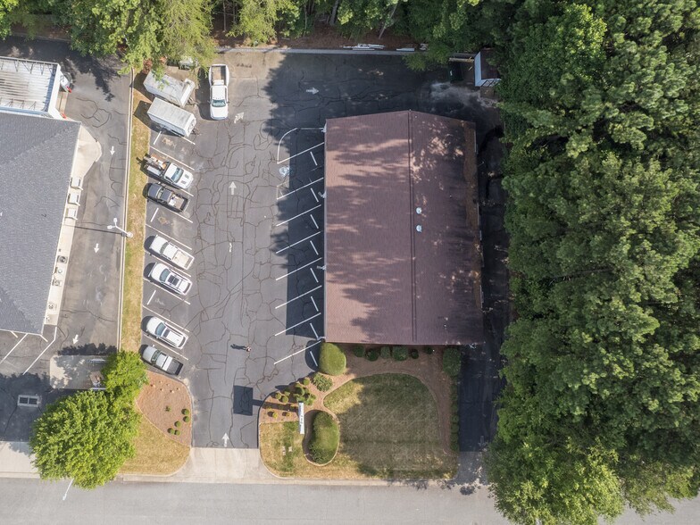 More Photos Of 621-625 Huntsman Ct, Gastonia Medical For Lease