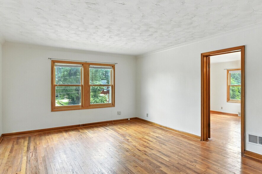 More Photos Of 817 N 48th St, Omaha Apartments For Sale