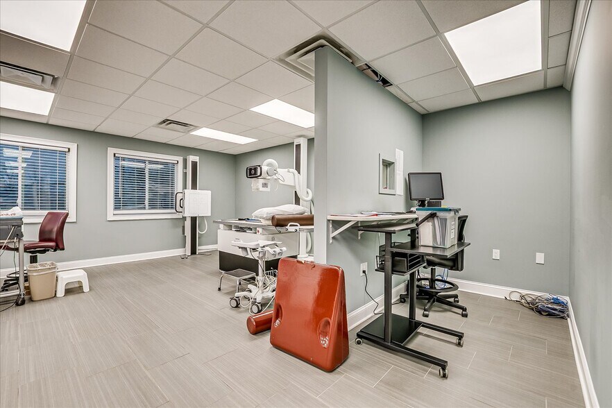 More Photos Of 72 Highway 27, Edison Medical For Sale