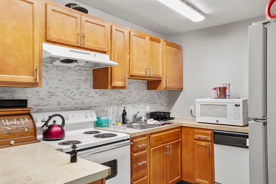 More Photos Of 316 E Brookside, Colorado Springs Apartments For Sale