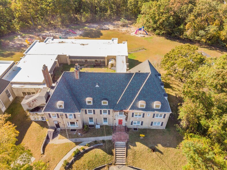 More Photos Of 18 Tower Hill Rd, Shoreham Schools For Sale