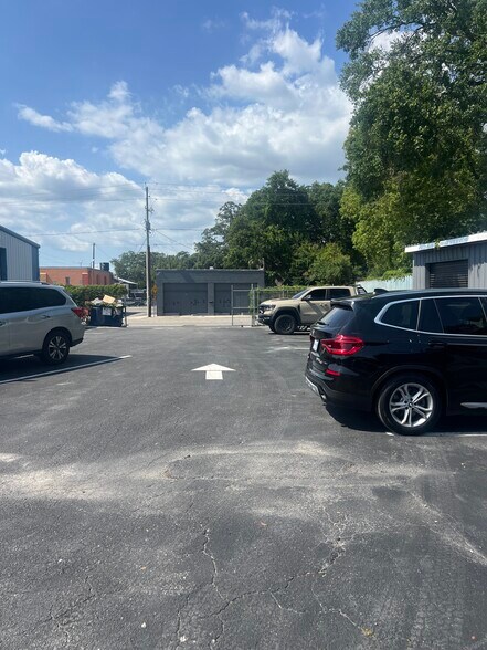 More Photos Of 2907 N Florida Ave, Tampa Warehouse For Lease