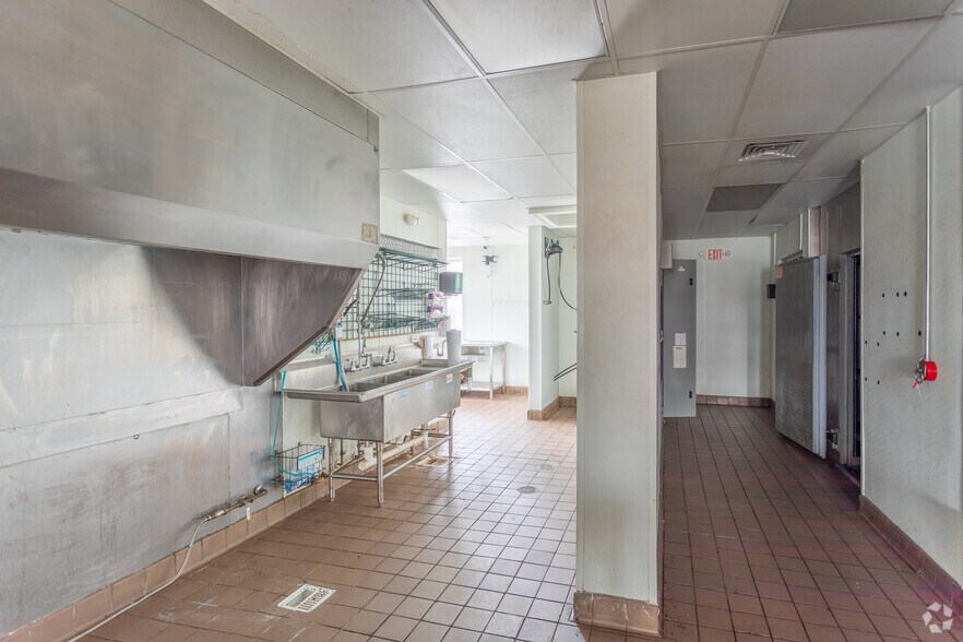 More Photos Of 60 S Broad St, Fairborn Fast Food For Sale