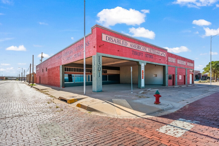 More Photos Of 1301 Buddy Holly Ave, Lubbock Warehouse For Sale