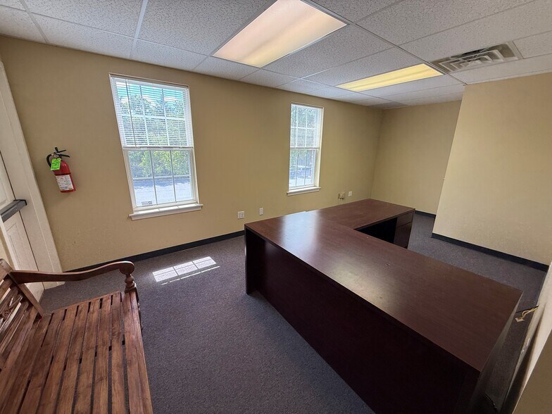 More Photos Of 11-22 Regency Plz, Glen, Glen Mills Office For Lease