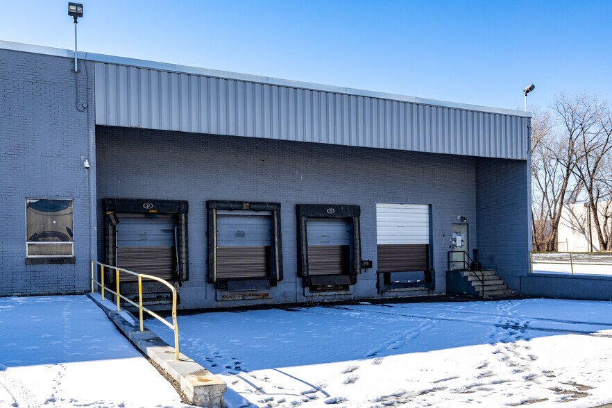 More Photos Of 343 Murray Hill Pky, East Rutherford Manufacturing For Lease