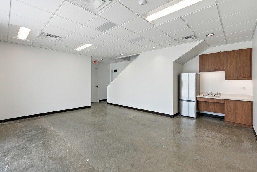 More Photos Of 4949 N Loop 1604 W, San Antonio Unknown For Lease