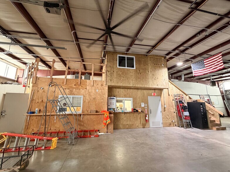 More Photos Of 1915 S High St, Columbus Warehouse For Lease