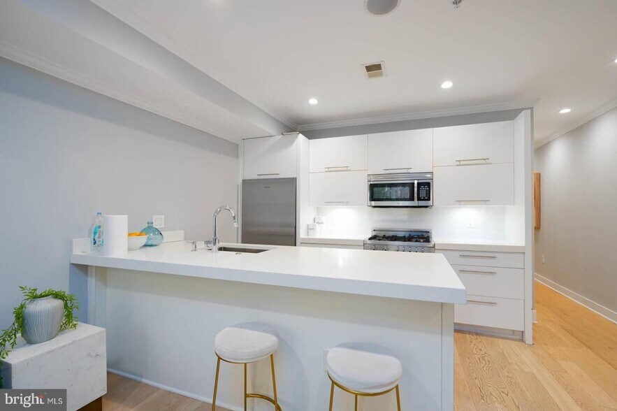 More Photos Of 1461 Chapin St NW, Washington Apartments For Sale