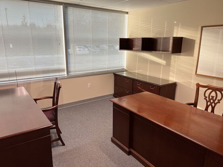 More Photos Of 753 Boston Post Rd, Guilford Office For Lease