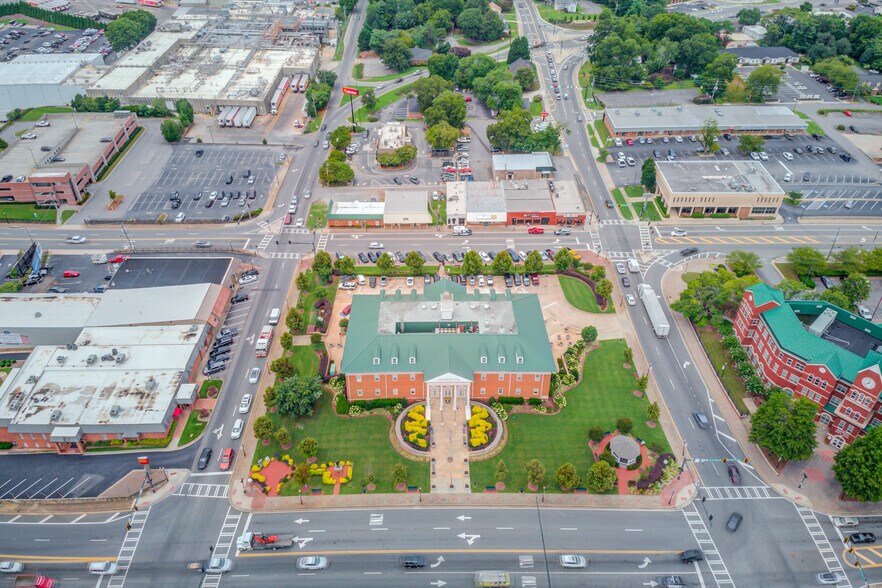 More Photos Of 115 W Court House Sq, Cumming Medical For Sale