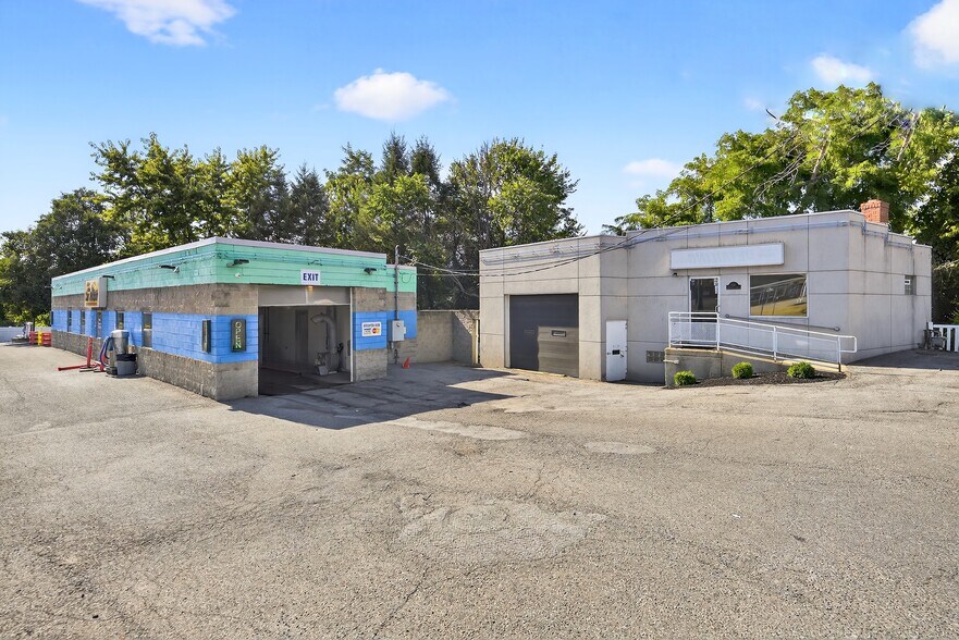 Primary Photo Of 1141 Silver Ln, McKees Rocks Carwash For Sale