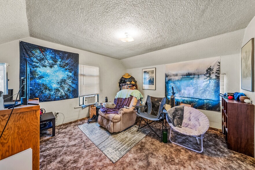 More Photos Of 303 SW I St, Grants Pass Apartments For Sale