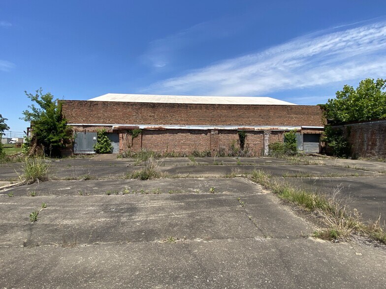 More Photos Of 1610 Waterworks Rd, Columbus Warehouse For Sale