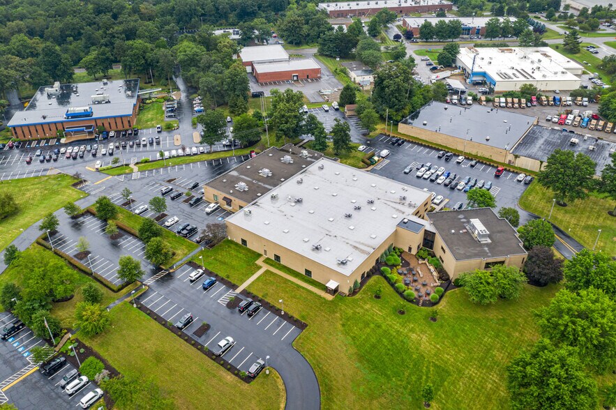 More Photos Of 161 Thorn Hill Rd, Warrendale Light Manufacturing For Lease
