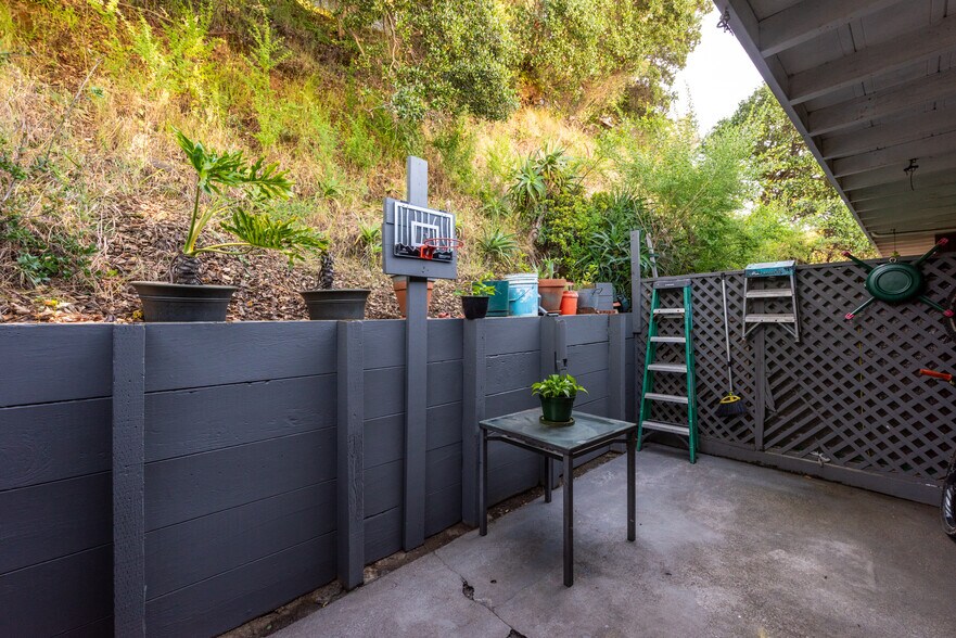 More Photos Of 45 Woodland Ave, San Rafael Apartments For Sale