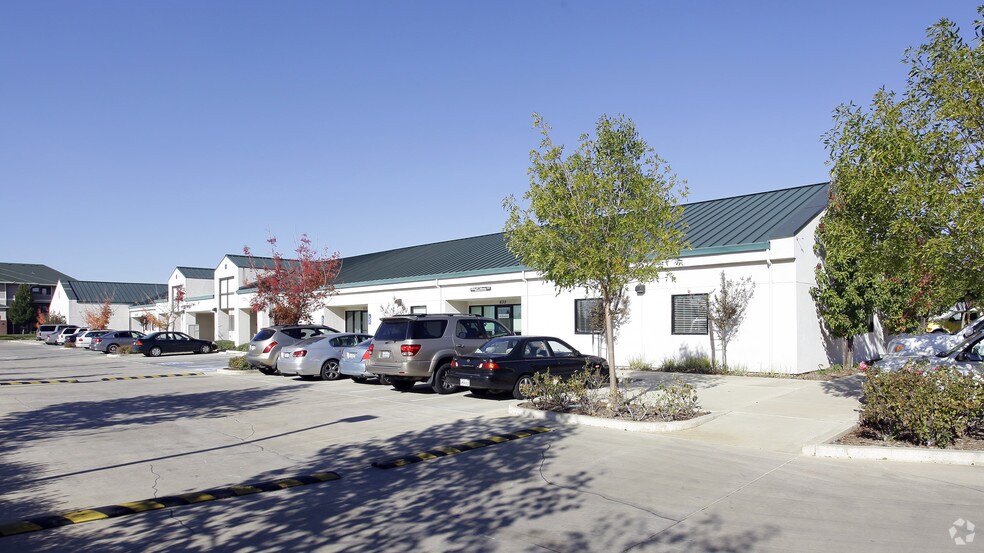 More Photos Of 620-630 Cantrill Dr, Davis Light Distribution For Lease