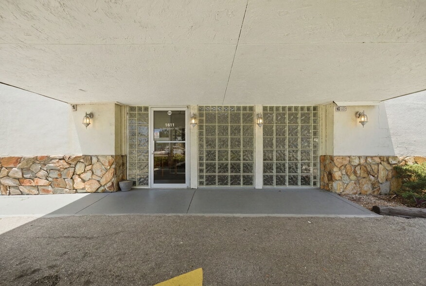 More Photos Of 1811 Bayshore Gardens Pky, Bradenton Medical For Sale