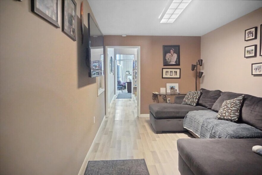 More Photos Of 1427-1431 S Pacific Ave, San Pedro Storefront Retail Office For Sale