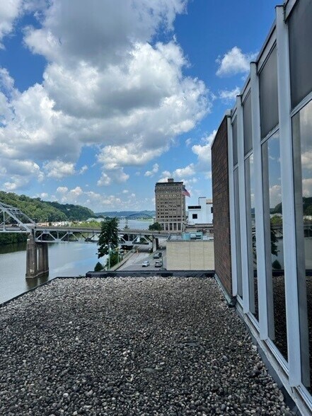 More Photos Of 1012 Kanawha Blvd, Charleston Office For Lease