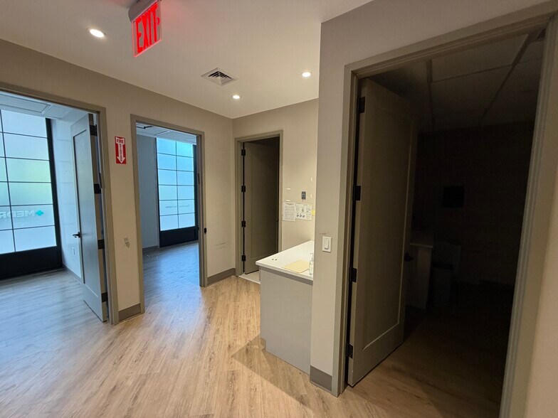 More Photos Of 3302 30th Ave, Long Island City Office For Lease