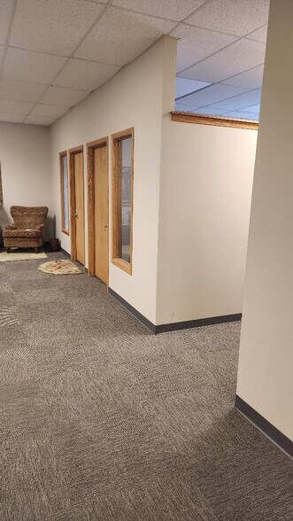 More Photos Of 1880-1888 E Fabyan Pky, Batavia Light Manufacturing For Lease