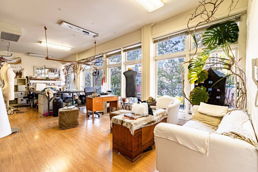 More Photos Of 319-327 14th St, Oakland Storefront For Sale