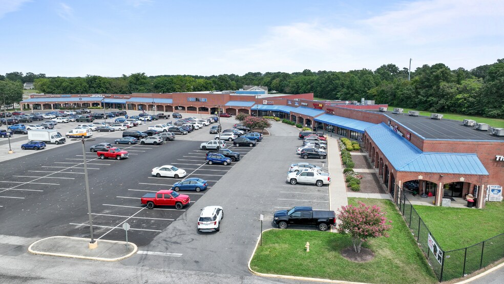 More Photos Of 100 Dunlop Circle Dr, Colonial Heights General Retail For Lease