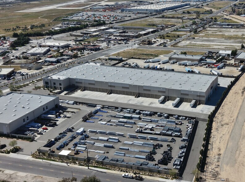 More Photos Of 27400 5th St, Highland Warehouse For Lease