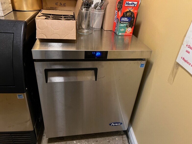 More Photos Of 550 Metropolitan Ave, Brooklyn Apartments For Lease