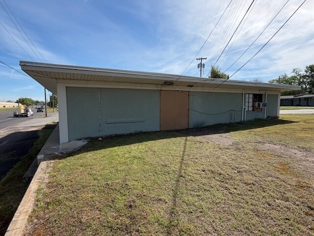 More Photos Of 4020 Midland Blvd, Fort Smith Restaurant For Lease