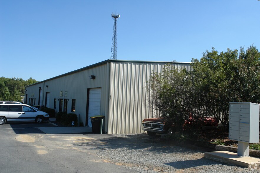 More Photos Of 3747 Matthews Indian Trail Rd, Stallings Warehouse For Lease