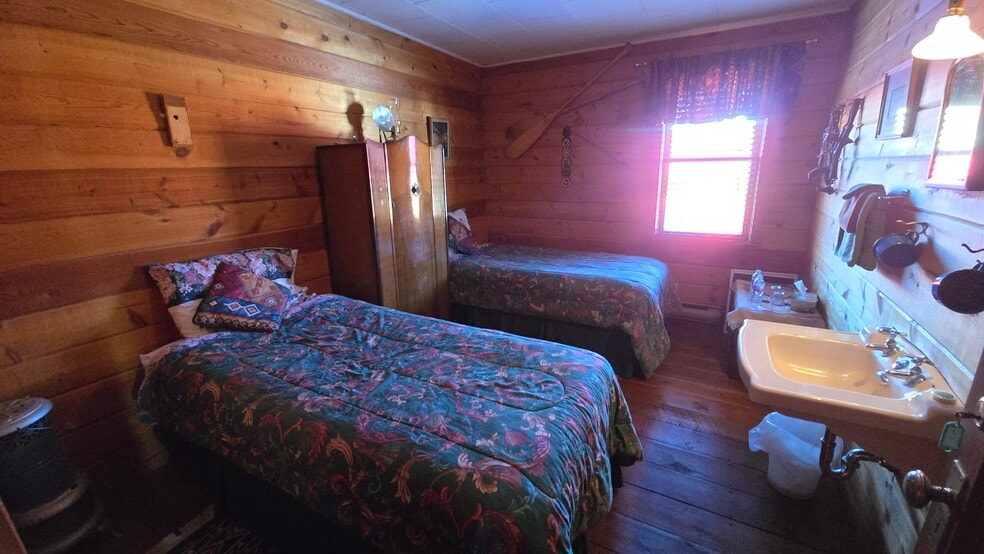More Photos Of 1080 Stack Valley Rd, Cariboo Hotel For Sale