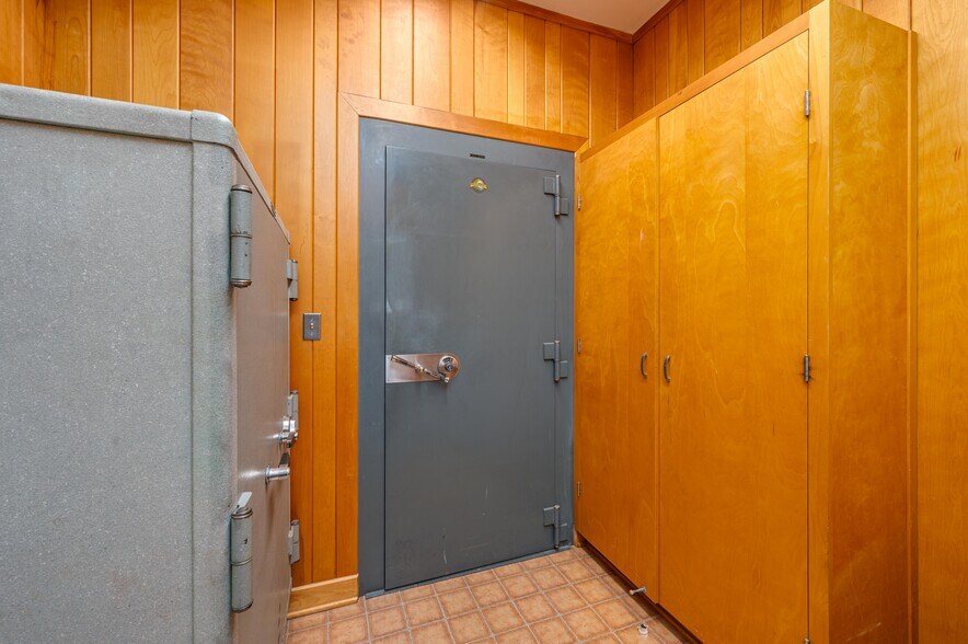 More Photos Of 510 E Parker St, Bartow Office For Sale