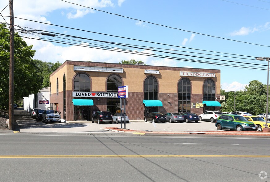 More Photos Of 906-930 W Main St, Branford Storefront Retail Office For Lease