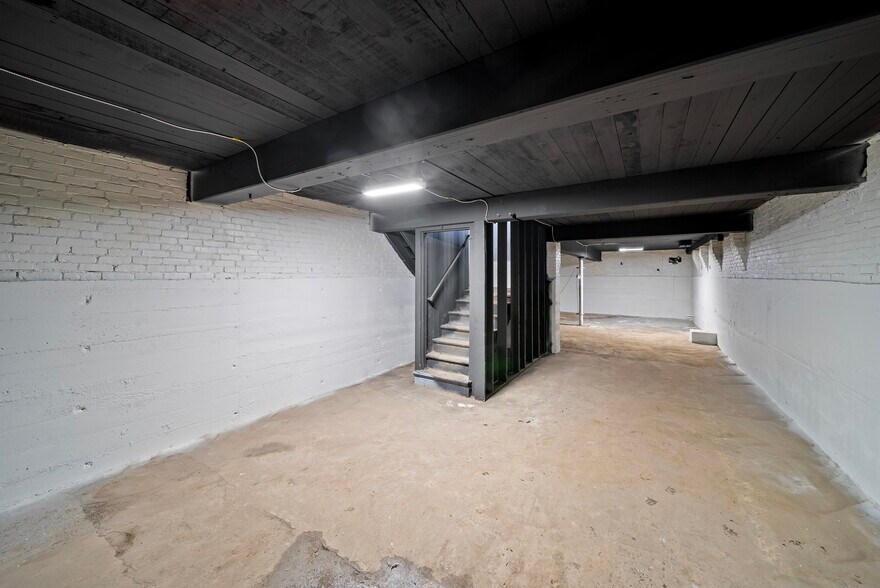 More Photos Of 174 N Main St, Franklin Light Manufacturing For Sale