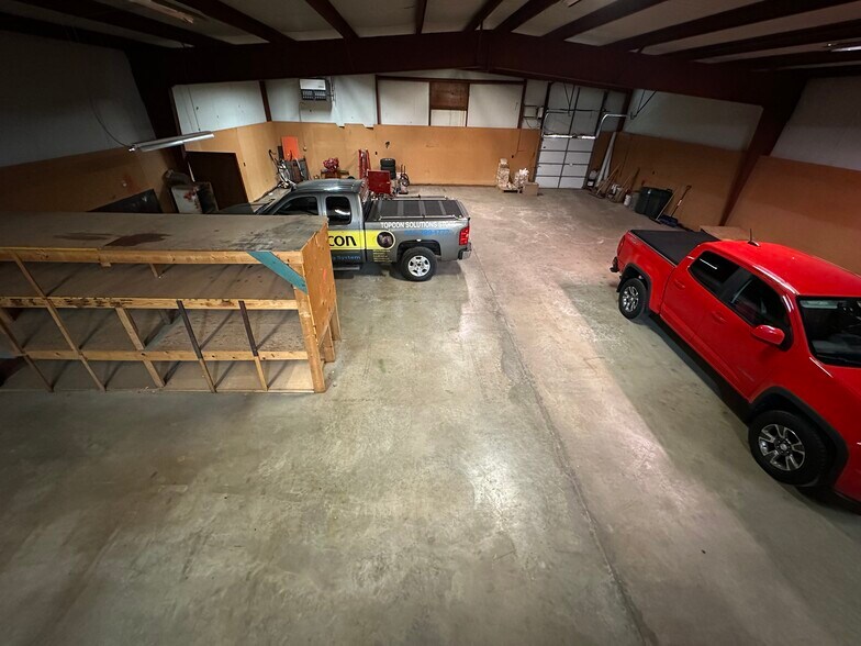 More Photos Of 2314 N 5th St, Niles Showroom For Sale