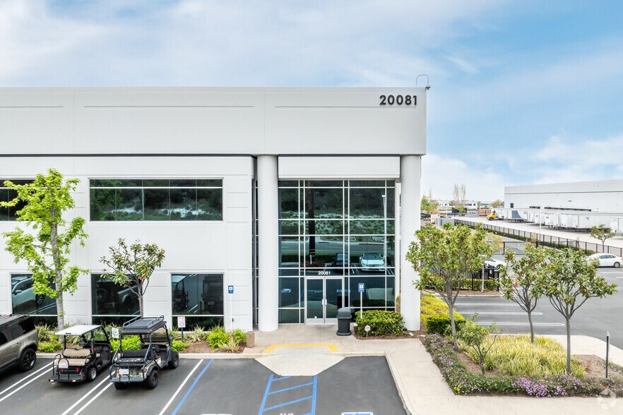 More Photos Of 20081-20111 Ellipse, Foothill Ranch Warehouse For Lease