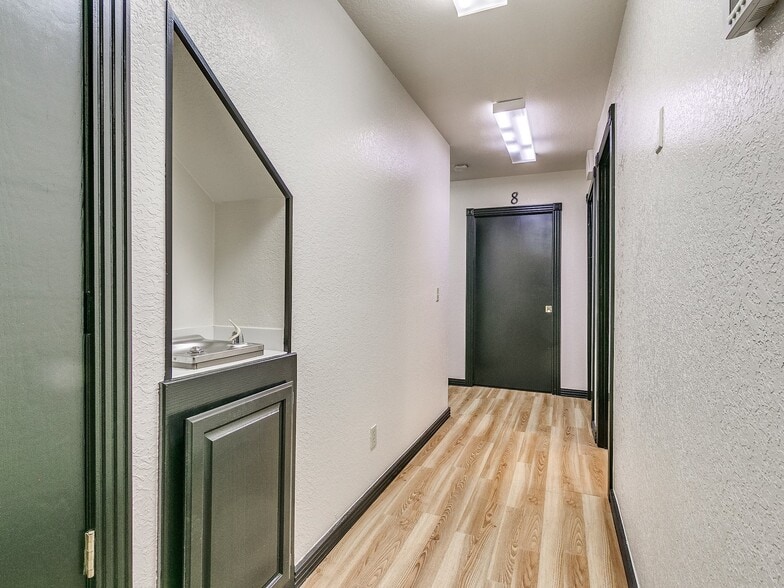 More Photos Of 2124 S Shadowlake, Oklahoma City Medical For Lease