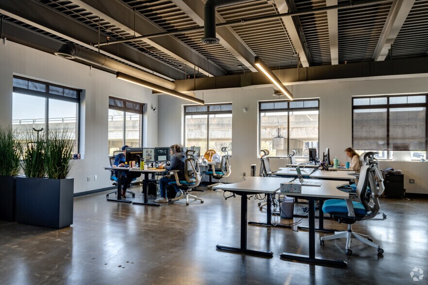 More Photos Of 251 Diversion St, Rochester Office For Sale