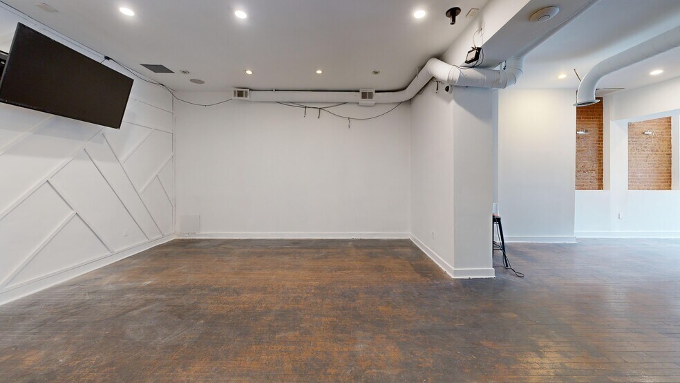 More Photos Of 1736 Connecticut Ave NW, Washington Storefront Retail Residential For Sale
