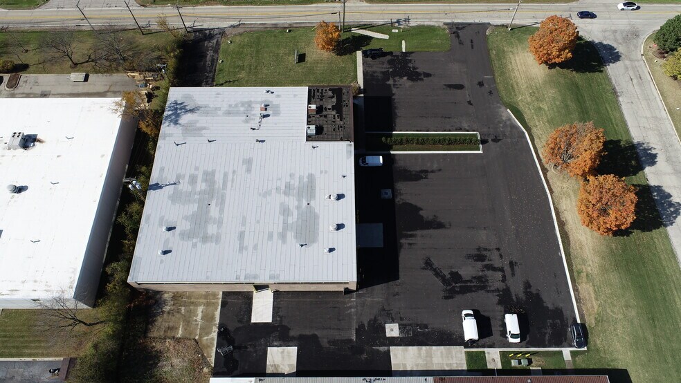 More Photos Of 28041 N Bradley Rd, Lake Forest Warehouse For Lease