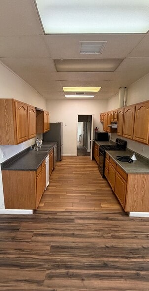 More Photos Of 2024-2026 N Van Ness Blvd, Fresno Storefront Retail Office For Lease