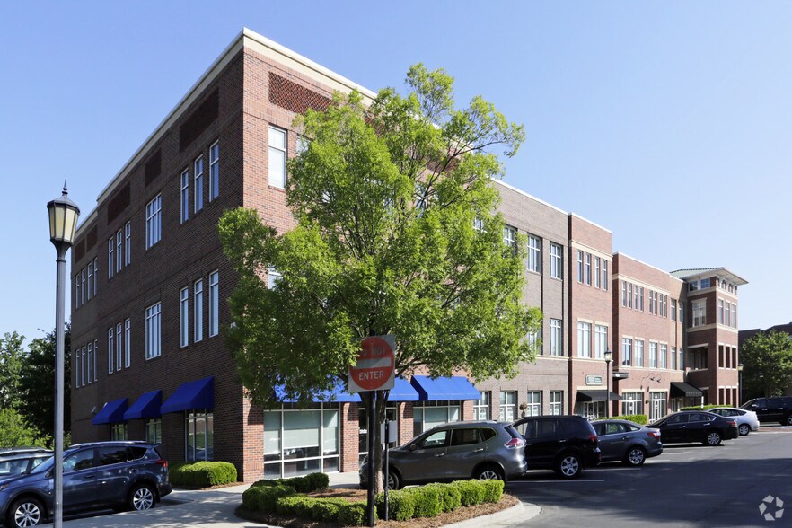 More Photos Of 400 Meadowmont Village Cir, Chapel Hill Office Residential For Lease